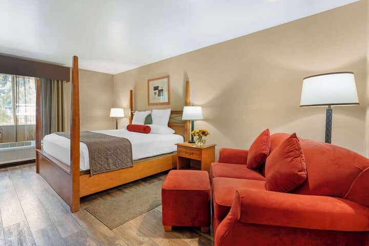 Room 16 of 28