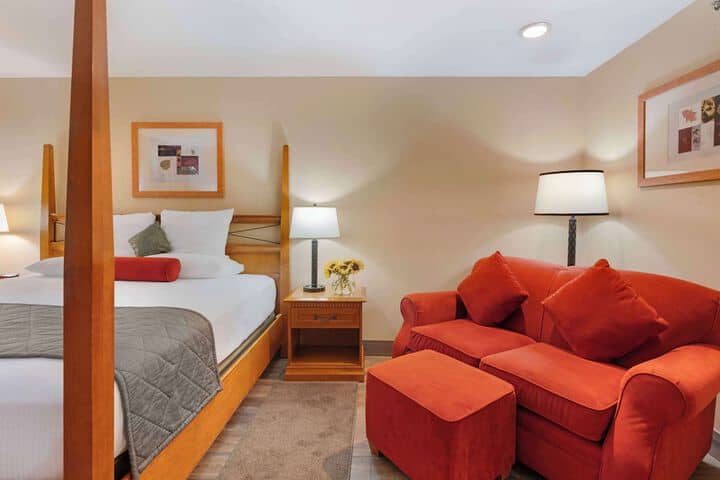 Room 18 of 28